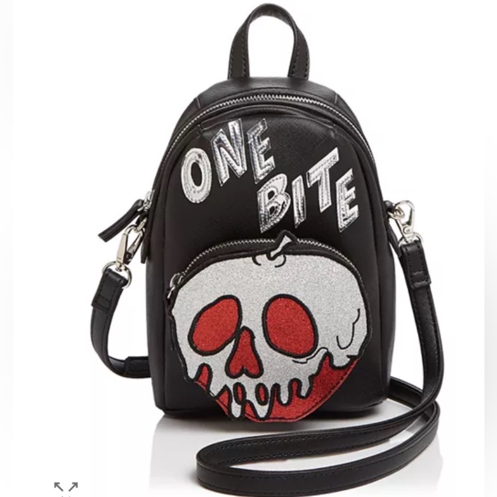 NWOT! Danielle Nicole ‘One Bite’ Crossbody Bag 🍎💀